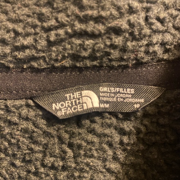 The North face girls jacket - Picture 2 of 6
